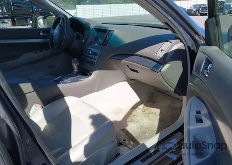 2015 Infiniti Q40 z USA, uszkodzony, nr VIN JN1CV6AP9FM502300